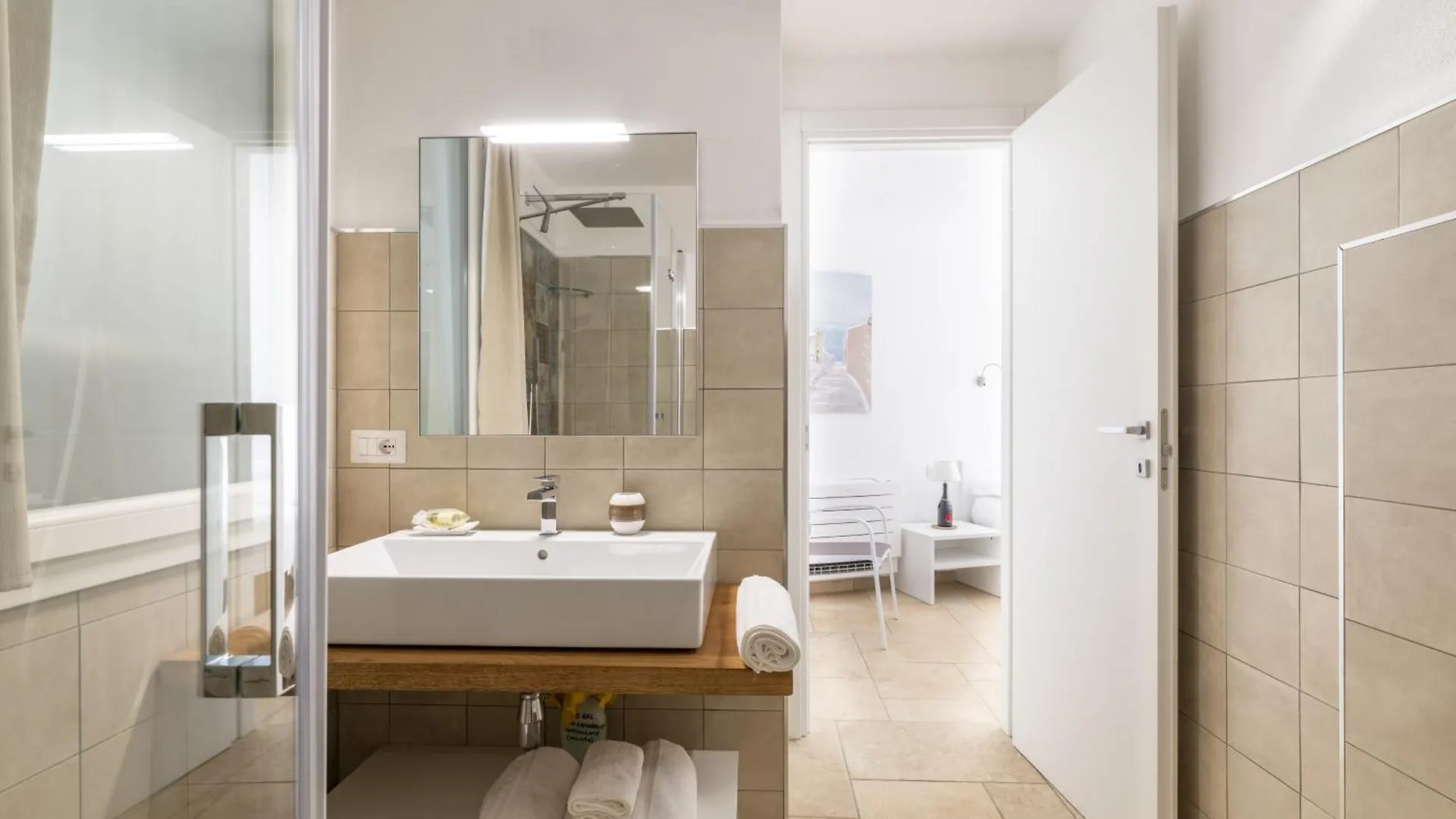Casa Vacanze Zeffiro Vista Mare Con Giardino 아르바탁스 0*,  이탈리아