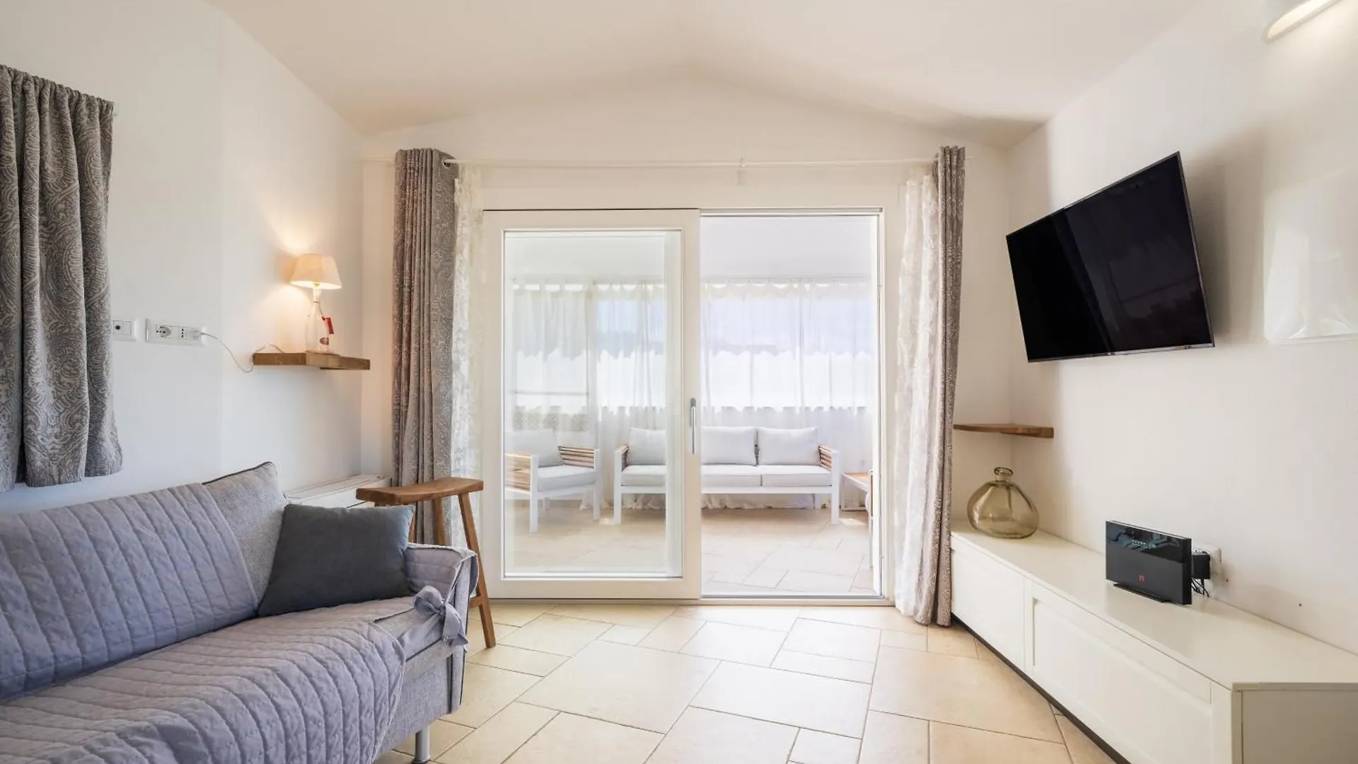 Villa Casa Vacanze Zeffiro Vista Mare Con Giardino Àrbatax Italie
