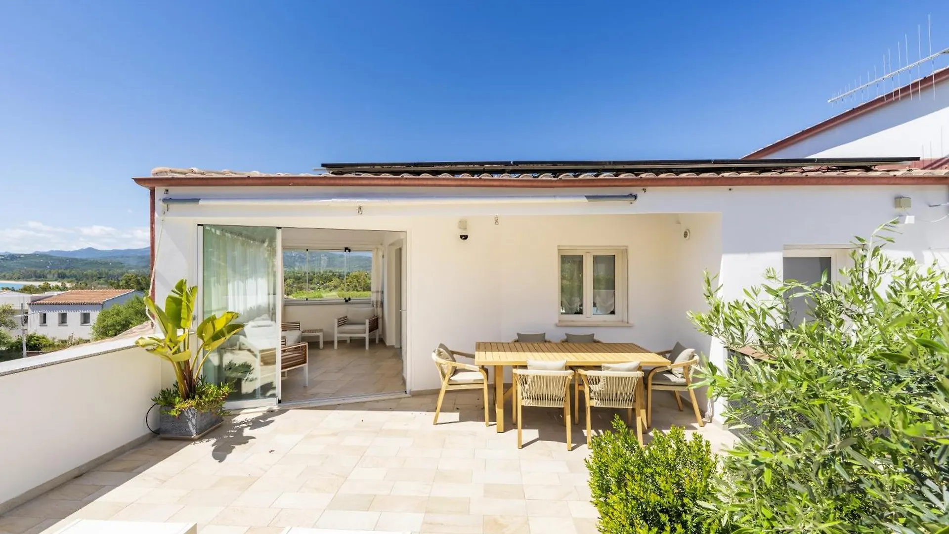 Casa Vacanze Zeffiro Vista Mare Con Giardino 아르바탁스 빌라