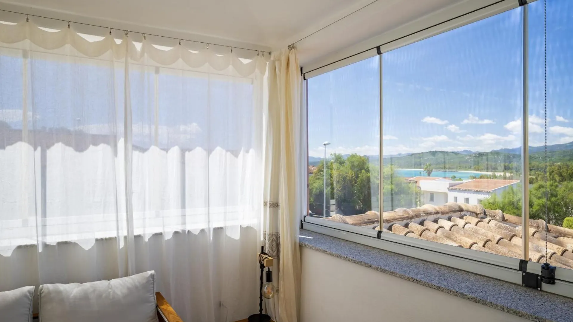 Casa Vacanze Zeffiro Vista Mare Con Giardino Àrbatax